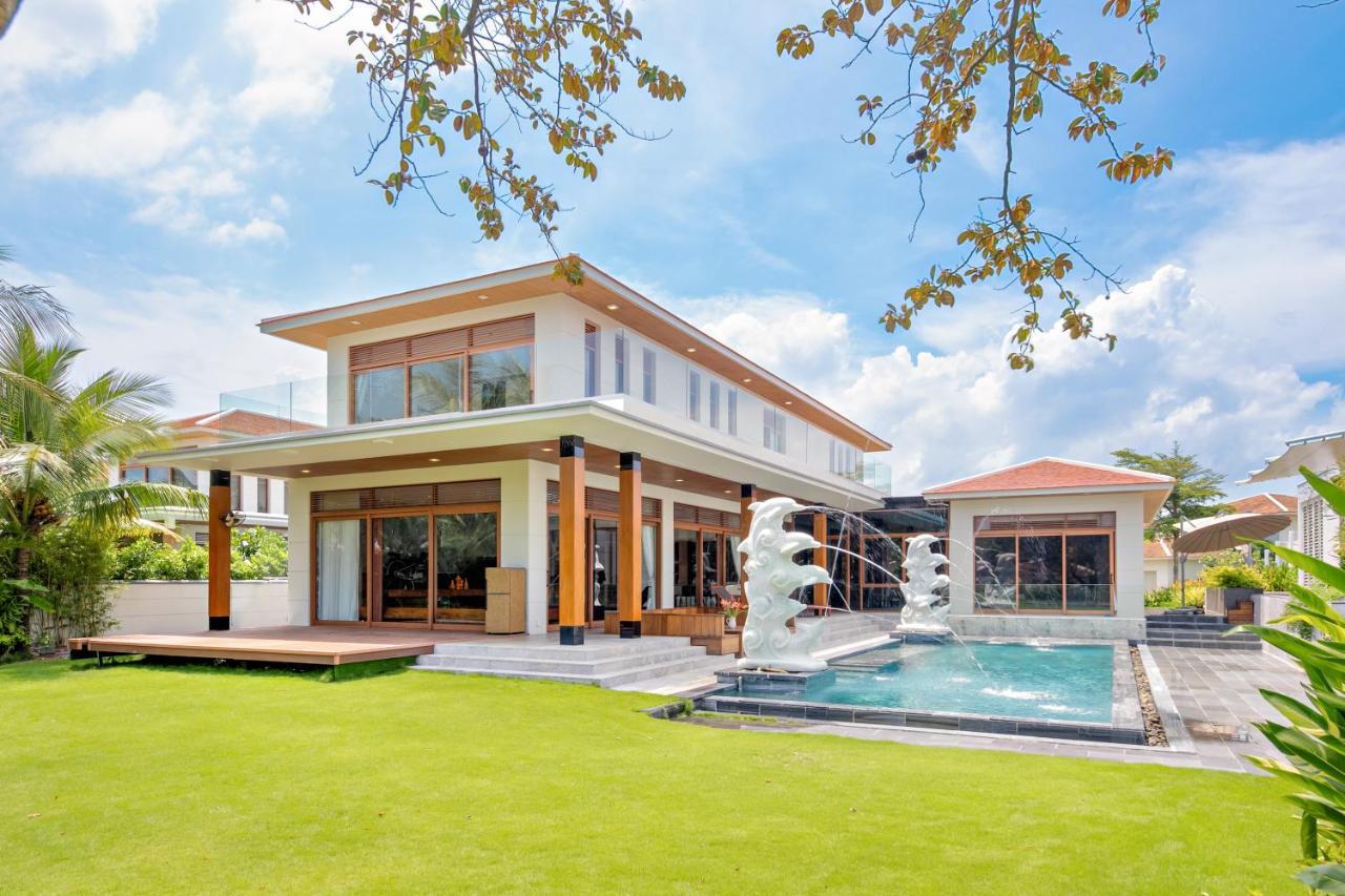 Deluxe Ocean Villa Along The Beach Da Nang Bagian luar foto
