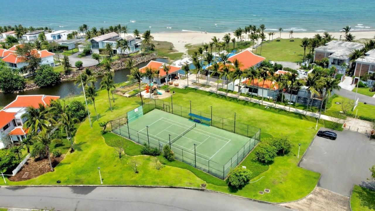Deluxe Ocean Villa Along The Beach Da Nang Bagian luar foto
