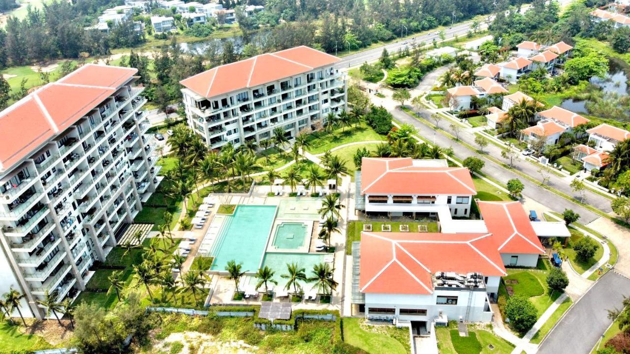 Deluxe Ocean Villa Along The Beach Da Nang Bagian luar foto