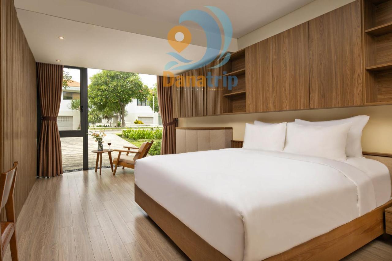 Deluxe Ocean Villa Along The Beach Da Nang Bagian luar foto