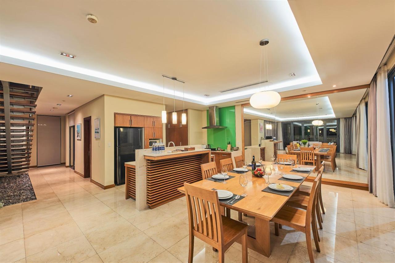 Deluxe Ocean Villa Along The Beach Da Nang Bagian luar foto