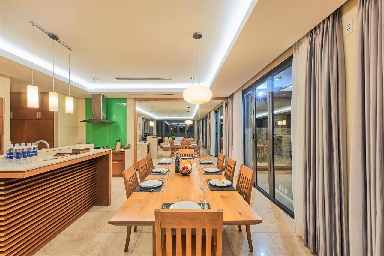 Deluxe Ocean Villa Along The Beach Da Nang Bagian luar foto