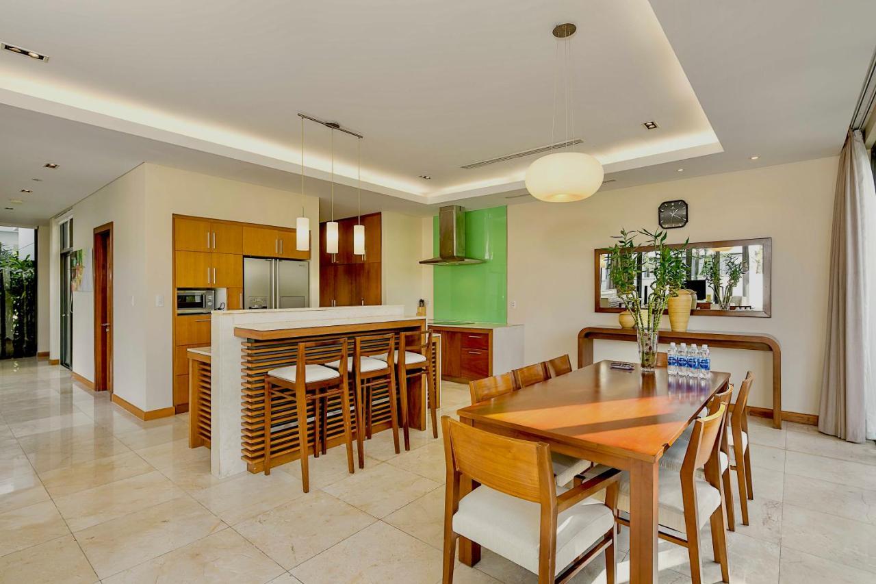 Deluxe Ocean Villa Along The Beach Da Nang Bagian luar foto